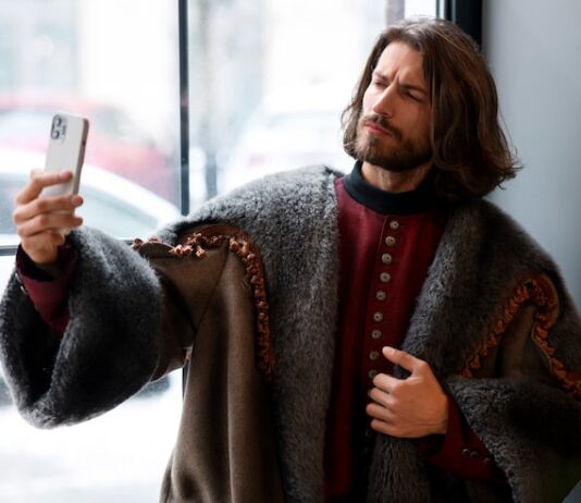 Таро и мужские эмоции: сила в чувствах