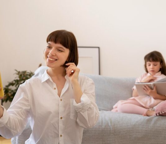 Как записать маму девушки в телефон