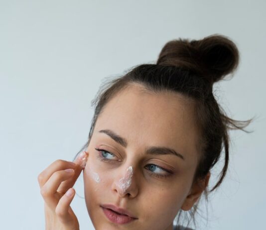 Черные точки на лице во сне: толкование