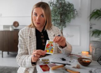 Почему он не пишет таро расклад