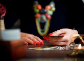 Размышления о гадании онлайн Таро