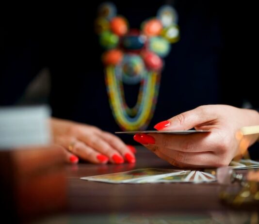 Размышления о гадании онлайн Таро