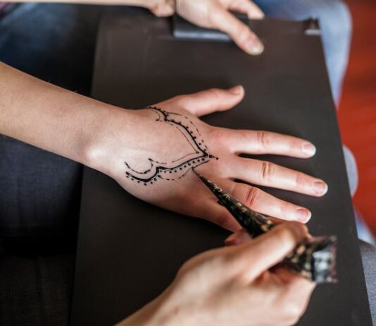 Тату на пальце вора в законе