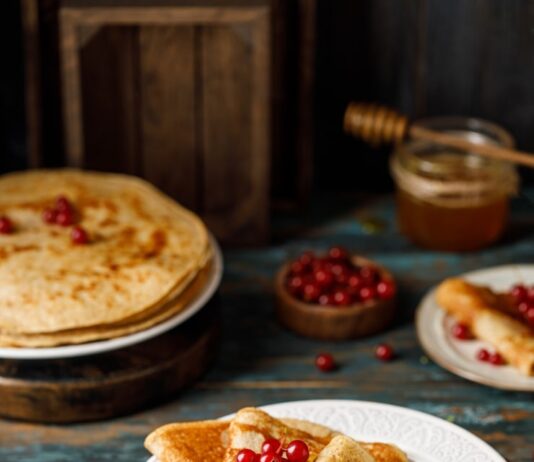 Тонкие блины с дырочками: рецепт