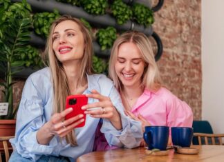 Как поднять настроение подруге по переписке