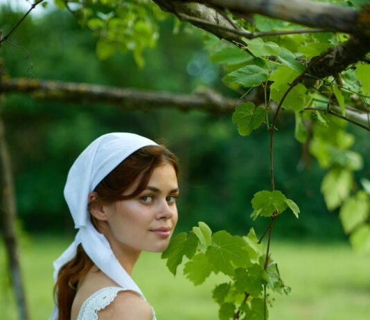 Зеленый виноград во сне женщины: толкование