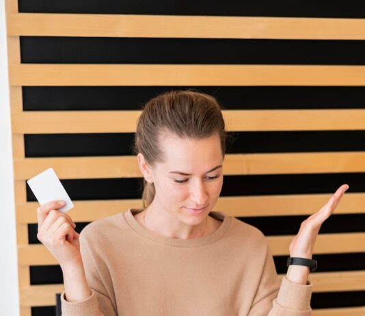 Как проверить баланс чужой карты Сбербанка