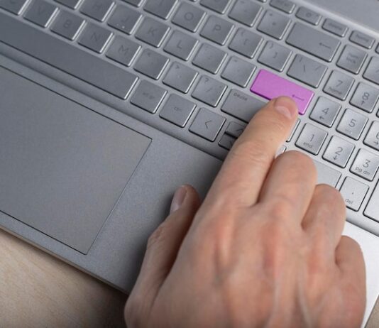 Как выключить полный экран в браузере