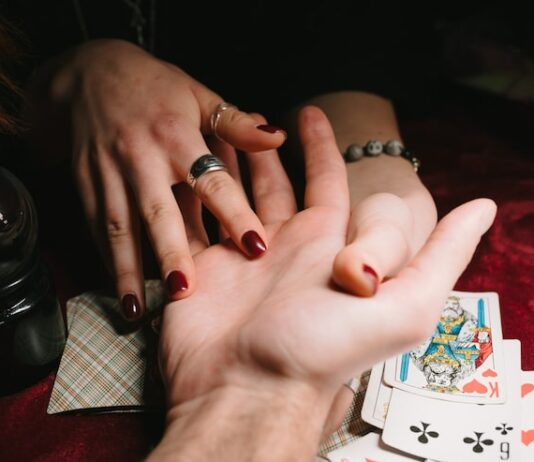 Расклад Таро на отношение мужчины: 3 карты