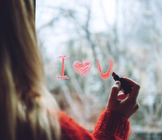 Как признаться в симпатии девушке своими словами