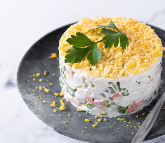 Мимоза с красной рыбой: рецепт