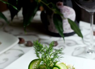 Классический салат Оливье с курицей