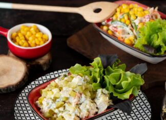 Салат с кукурузой и курицей