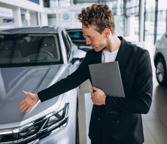 Подписание автомобиля при покупке