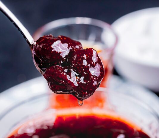 Варенье из черной смородины пятиминутка: простой рецепт