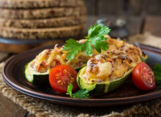 Запеканка с овощами и курицей в духовке