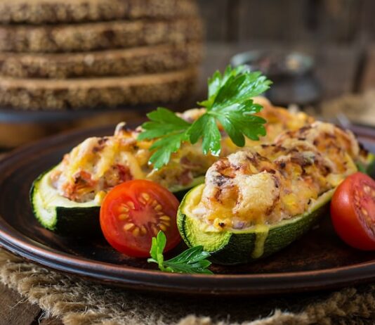 Запеканка с овощами и курицей в духовке