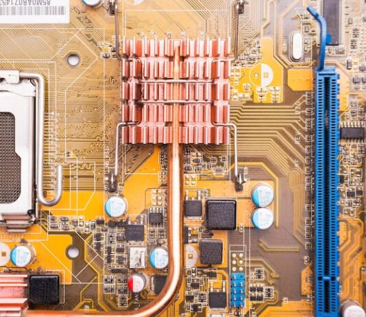 9zip.ru: Радиолюбительские схемы и печатные платы