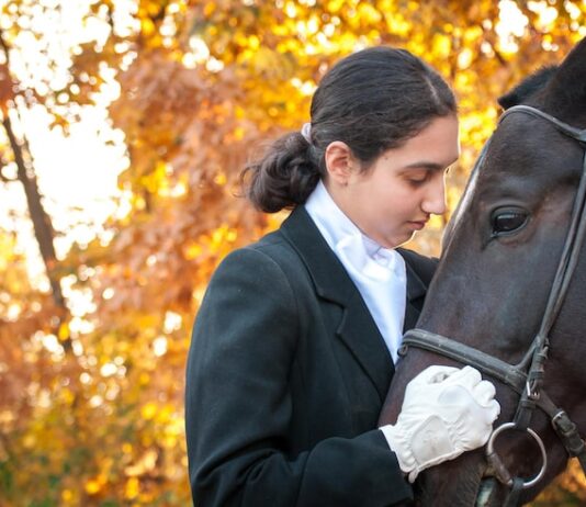 Всадник на коне в кофейной гуще