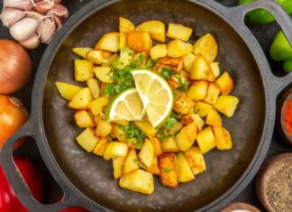 Потушите картошку в афганском казане