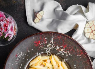 Макароны с сыром на сковороде: быстрый рецепт