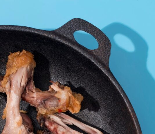 Ножки индейки в духовке в рукаве