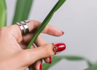 Красный маникюр в Инстаграм: Как подписать