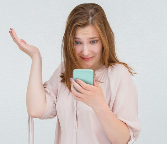 Удаление WhatsApp: сохранятся ли чаты?