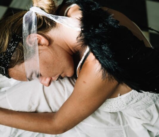 Сонник: умерла подруга во сне — толкование