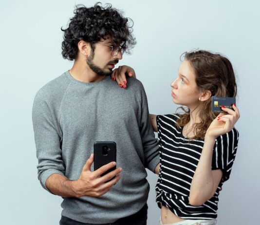 Как признаться парню в симпатии по переписке