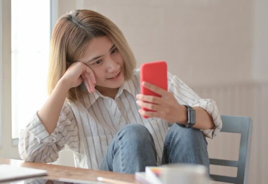 Почему Шазам не работает на iPhone