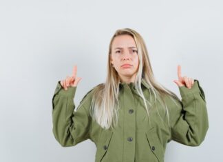 Как поставить знак больше в Ворде