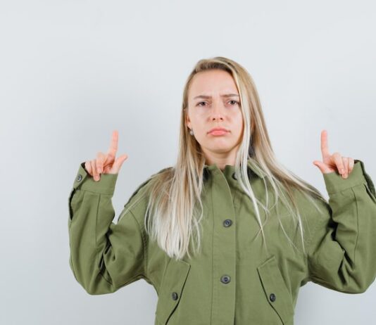 Как поставить знак больше в Ворде