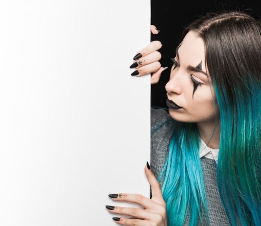 Черный цвет волос во сне: что это значит?