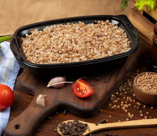 Гречка по-купечески в горшочках