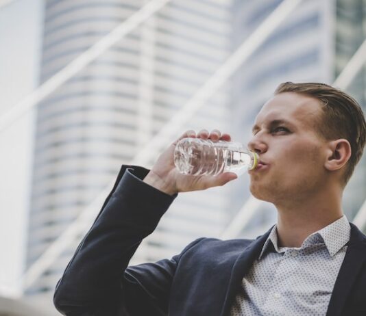 Заговор на воду для успешной торговли