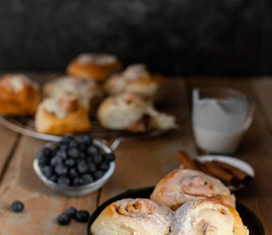 Сладкий рулет в духовке: рецепт