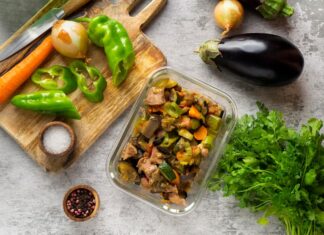 Тушеная кислая капуста с мясом