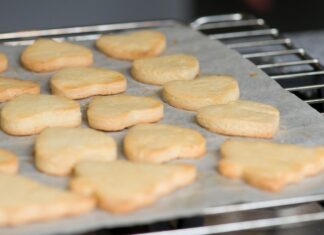 Как правильно приготовить сухари в духовке