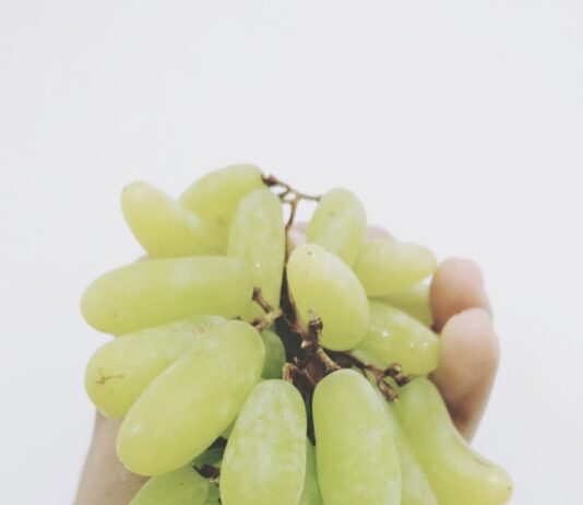 Видеть во сне зеленый виноград: толкование сна