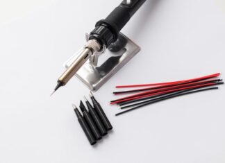 Припой для пайки с флюсом: выбор и применение