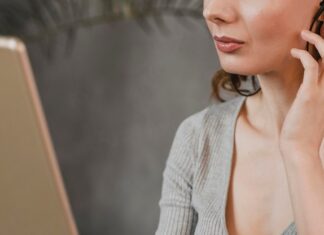 Запись максима в контактах