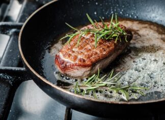 Свиные отбивные в духовке: рецепт