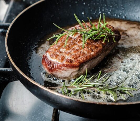 Свиные отбивные в духовке: рецепт