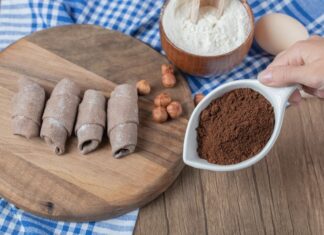 Приготовление колбаски из печенья