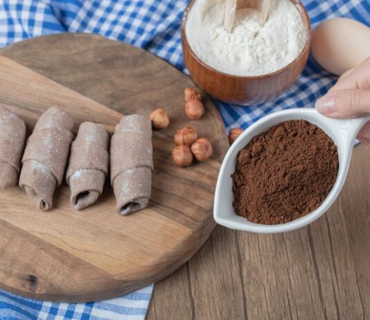 Приготовление колбаски из печенья