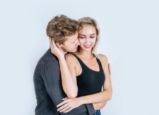 Подходы к парню: инициатива от девушки