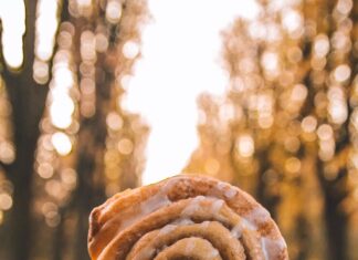 Булка с корицей: как называется