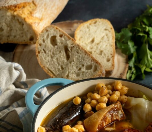 Рыба с картошкой в горшочках