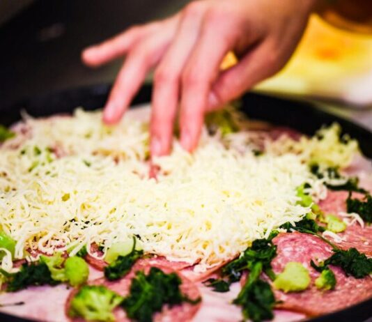 Оливье с колбасой: классический рецепт